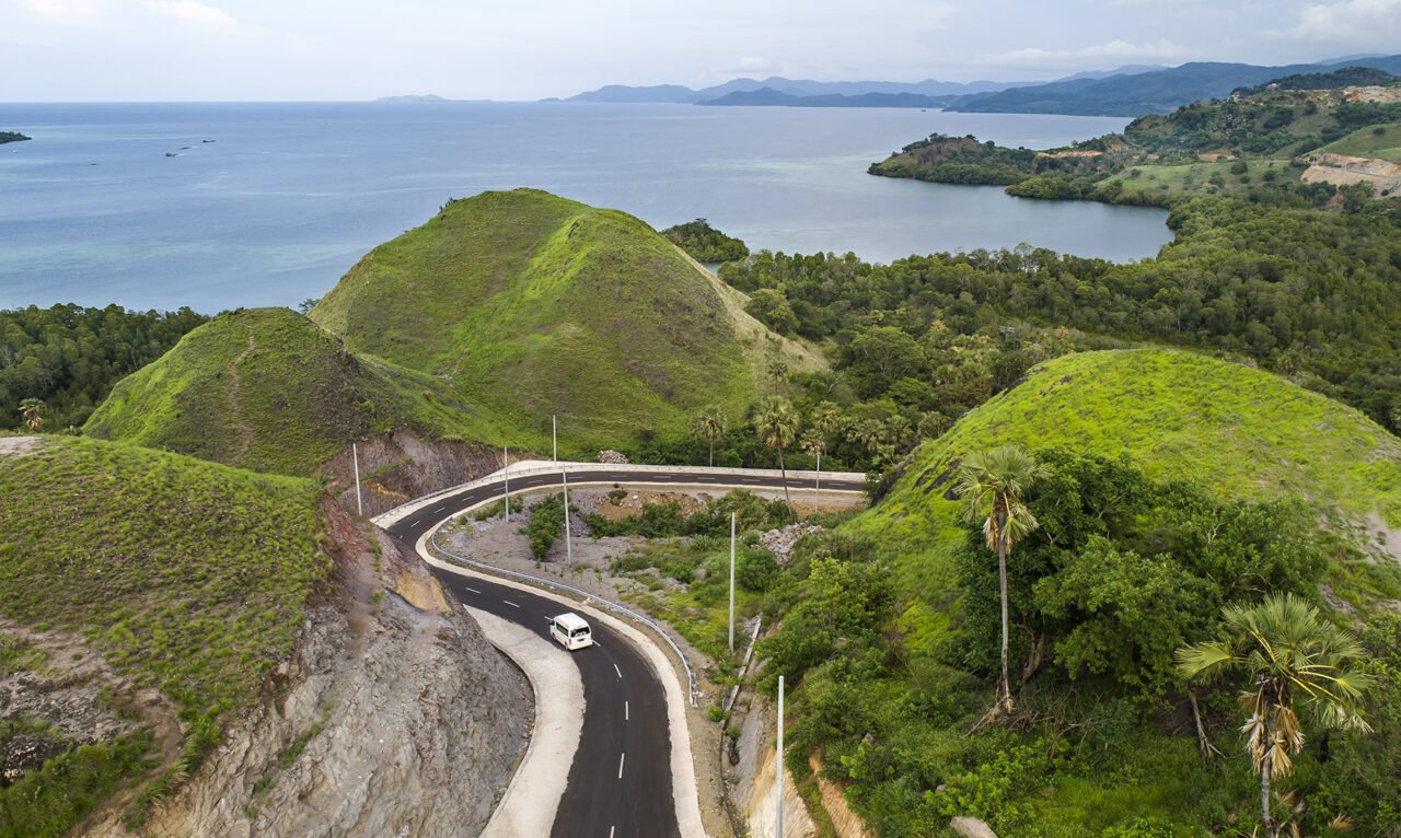 Sewa Hiace Labuan Bajo